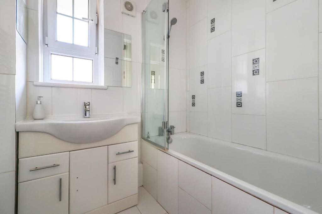 Spacious 4 Bed Flat Near London 02 Arena Greenwich Eksteriør bilde