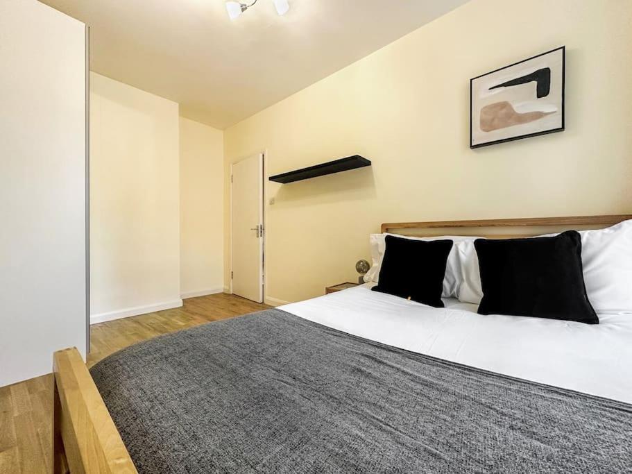 Spacious 4 Bed Flat Near London 02 Arena Greenwich Eksteriør bilde